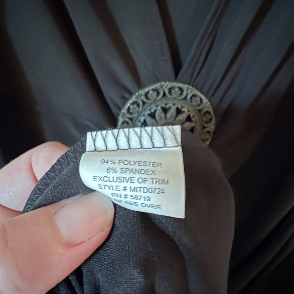 🤩 $5 SALE! 🤩 Elementz “2-Fer Twinset” sleeveless black medallion dress - Picture 7 of 8